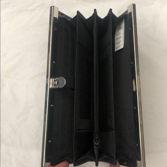 Black Clutch - Picture 3 of 3